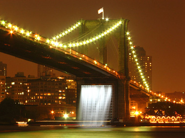 Olafur_Eliasson's_Waterfalls_under_the_Brooklyn_Bridge.jpg
